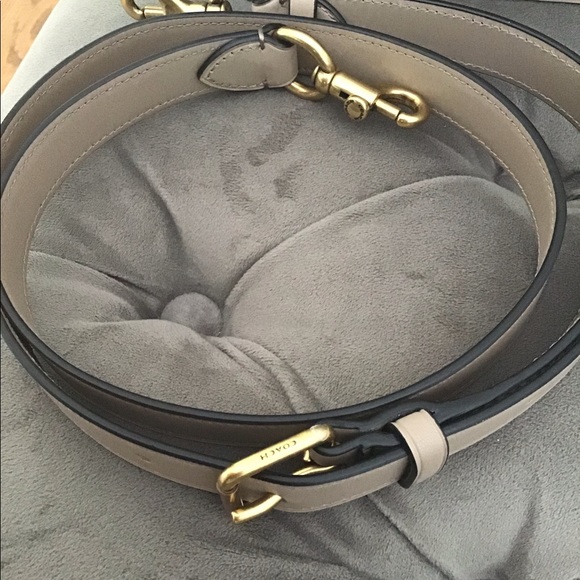 Coach 1941 Ellie with Rivets - Picture 5 of 8